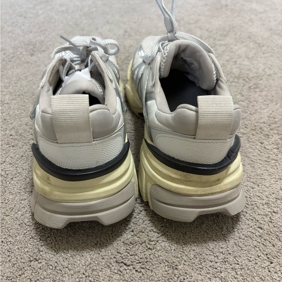 Nike V2K Run Casual Sneakers- Women’s 9 - Picture 5 of 6